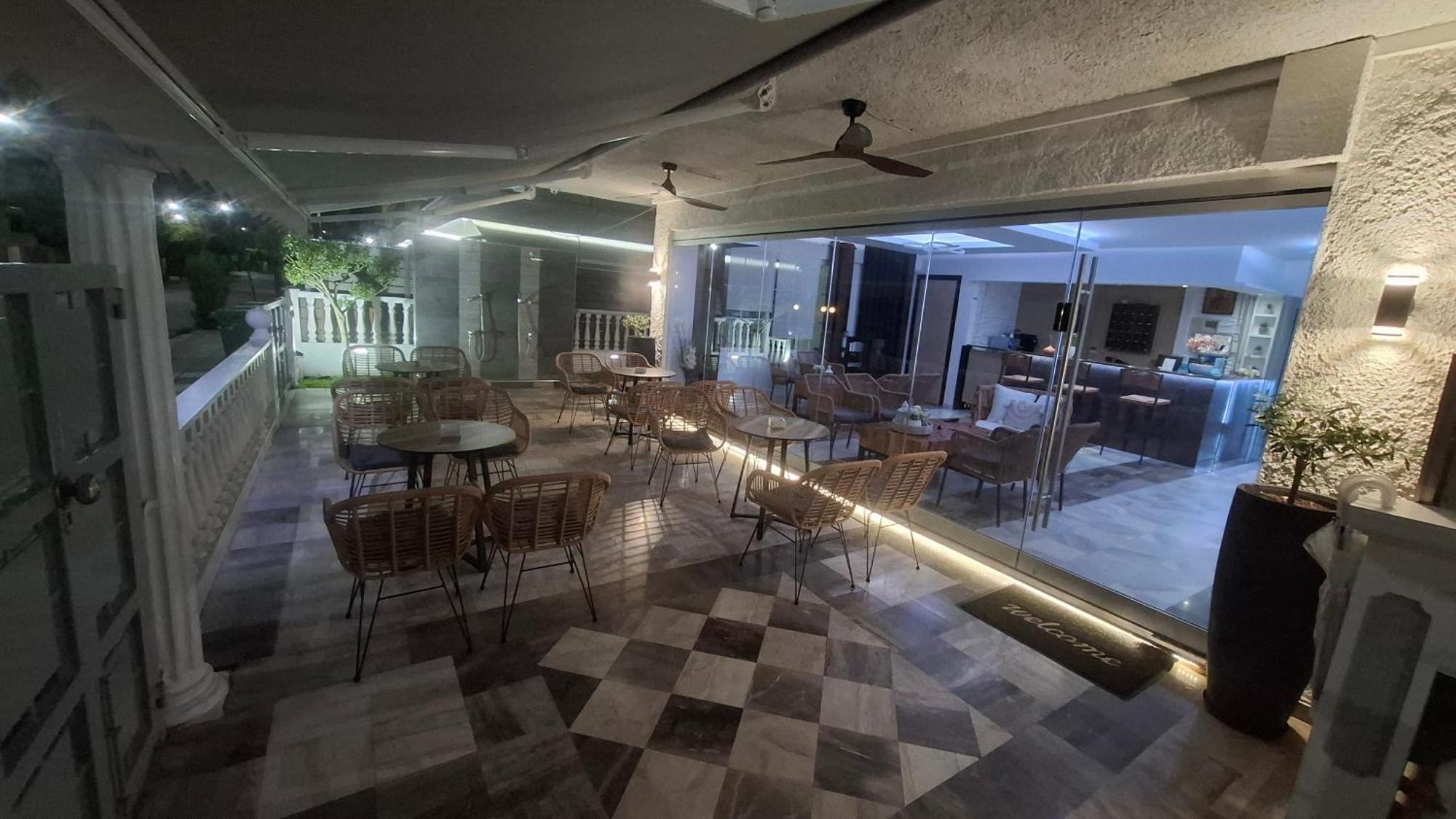 Hotel Kostas Olympiakí Aktí Extérieur photo